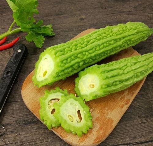 过秋不吃瓜吃瓜必湿冷,避瓜守暖，品味秋日美食新风尚